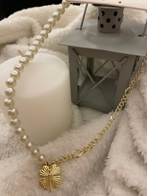 İnci ve Yoncalı Kolye