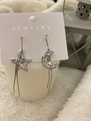 YILDIZ VE AY DETAYLI TAŞLI KÜPE GÜMÜŞ RENK