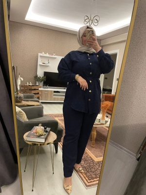 Kabarık Desenli Önü Düğmeli Takım