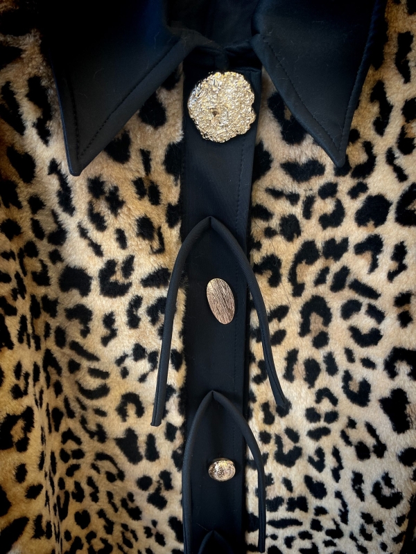 leopar desenli peluş kaban